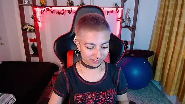 lunarichy22 online show from 5, 11, 2025