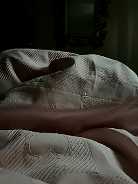 MimiMaee online show from 5, 10, 2025