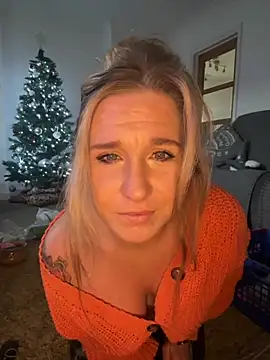 MimiMaee online show from 26, 11, 2025