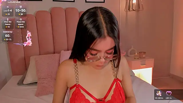 mara swan  online show from 18, 12, 2025