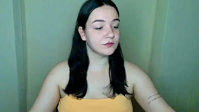Snapshot of OliviaMontgommery chatting on 15, 7, 2026 OliviaMontgommery online show from 15, 7, 2026
