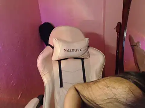 Snapshot of Funtasee_Andi chatting on 11, 11, 2025 Funtasee Andi online show from 11, 11, 2025