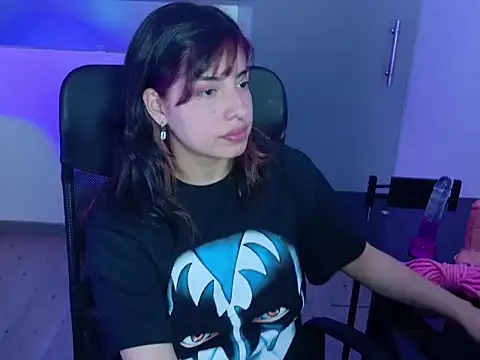 Violetta Swett  online show from 15, 11, 2025