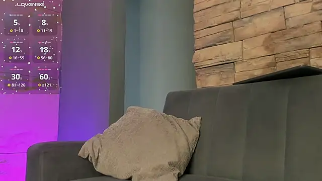 naomi hill1 online show from 20, 3, 2026