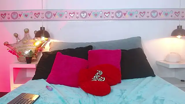 Suzy1  online show from 24, 2, 2026