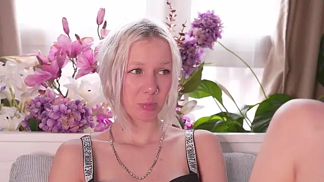 RanyThomson online show from 6, 11, 2025