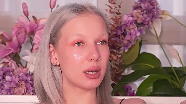 RanyThomson online show from 10, 11, 2025