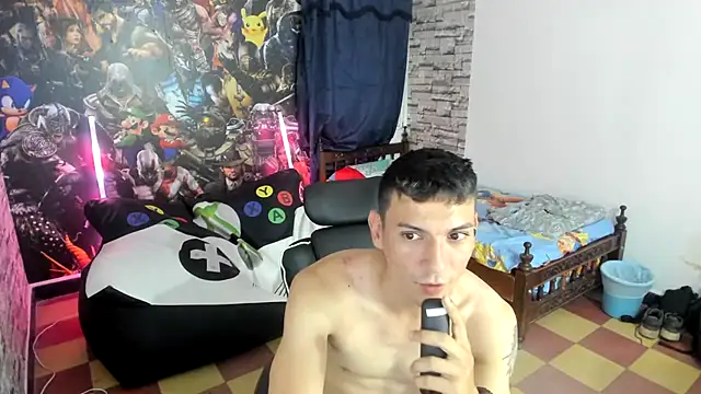 Snapshot of luffy_hotman chatting on 4, 10, 2025 luffy hotman online show from 4, 10, 2025