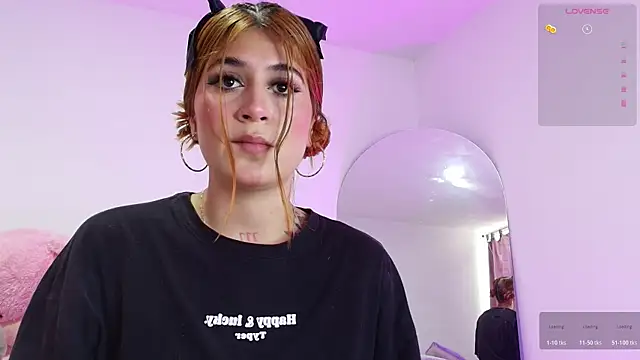 SoofiKiss online show from 26, 11, 2025