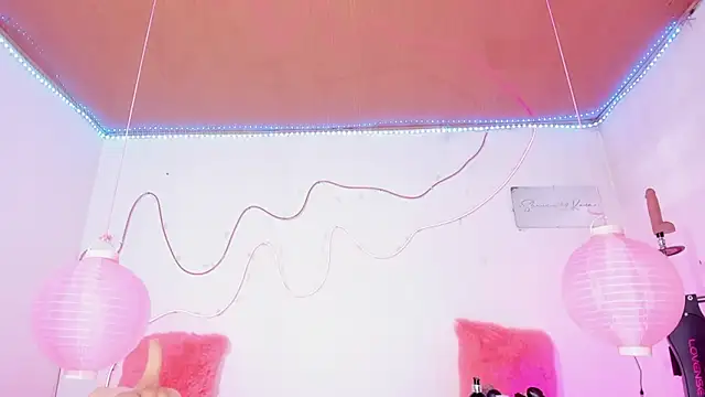 shannon kinne  online show from 14, 12, 2025