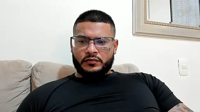 Snapshot of MICHELL_ARTHUS_ chatting on 8, 8, 2026 MICHELL ARTHUS online show from 8, 8, 2026