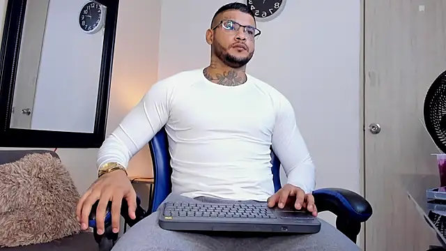 Snapshot of MICHELL_ARTHUS_ chatting on 12, 10, 2025 MICHELL ARTHUS online show from 12, 10, 2025