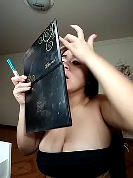 Mia belmontt online show from 3, 12, 2025