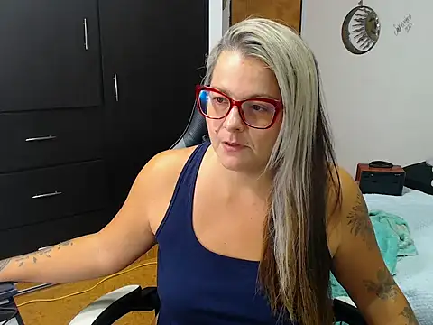 perlagoloza05 online show from 16, 10, 2025