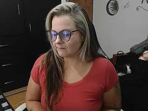 perlagoloza05 online show from 21, 10, 2025