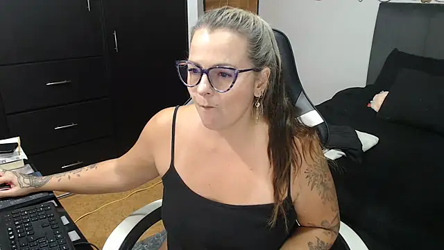 perlagoloza05 online show from 9, 11, 2025