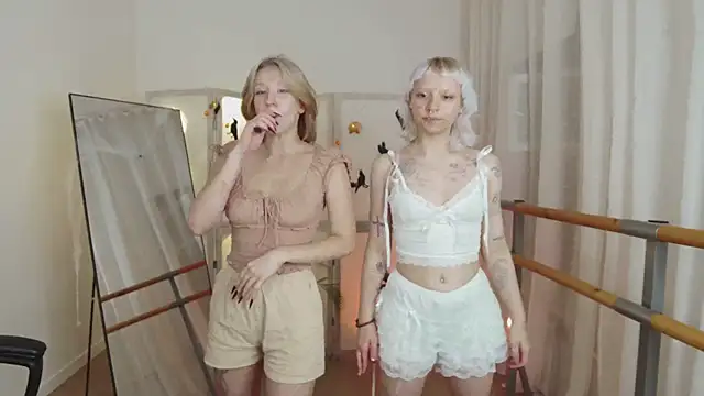 LollyMi online show from 5, 11, 2025