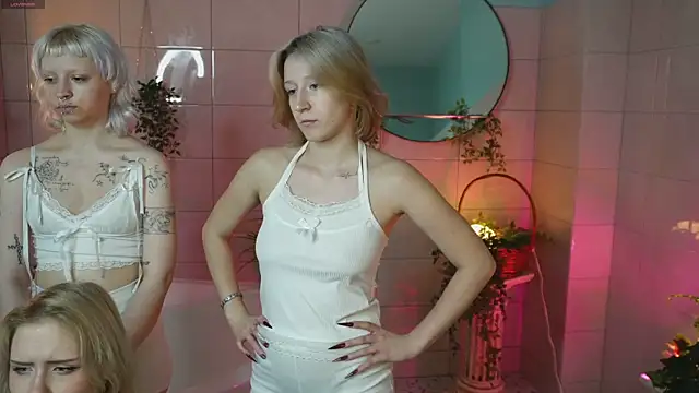 LollyMi online show from 7, 11, 2025