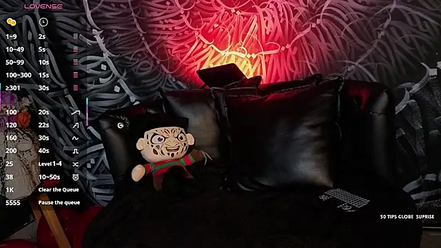 dahlia darkwood online show from 18, 2, 2026