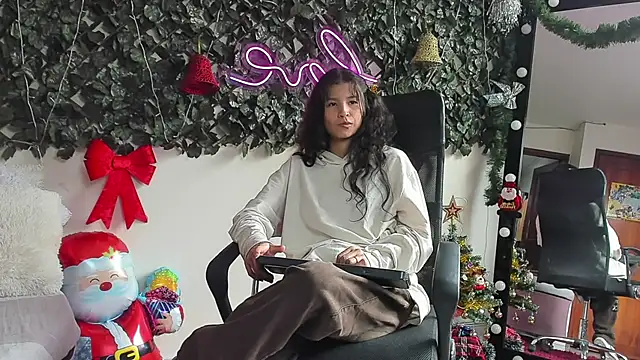 Samanta Ortiz online show from 5, 12, 2025