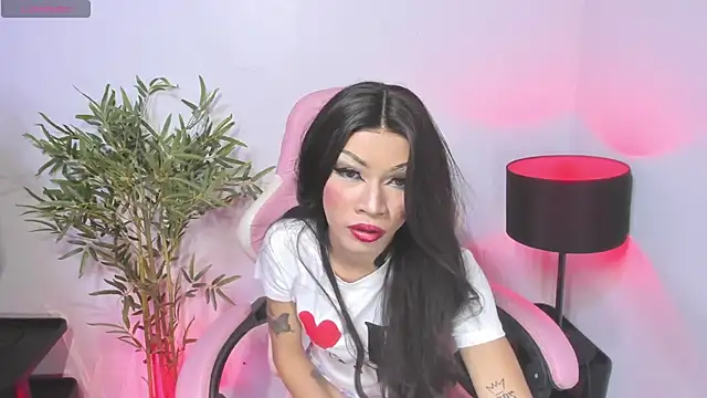 Shantal Olivia online show from 3, 10, 2025