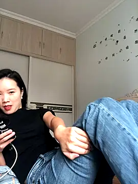 Mile-m online show from 12, 10, 2025