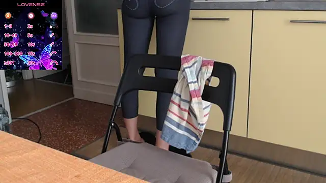 Snapshot of Spicypamy chatting on 11, 10, 2025 Spicypamy online show from 11, 10, 2025