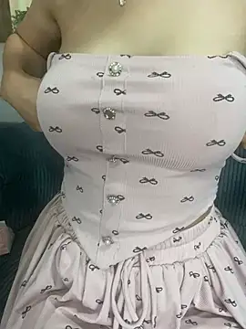Snapshot of Azura_a chatting on 9, 5, 2026 Azura a online show from 9, 5, 2026