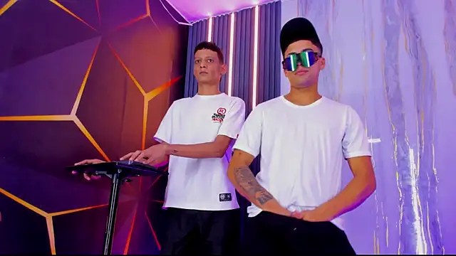 Snapshot of Play_boys_Hot2 chatting on 20, 11, 2025 Play boys Hot2 online show from 20, 11, 2025