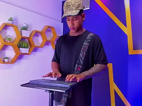 Snapshot of Play_boys_Hot2 chatting on 10, 10, 2025 Play boys Hot2 online show from 10, 10, 2025