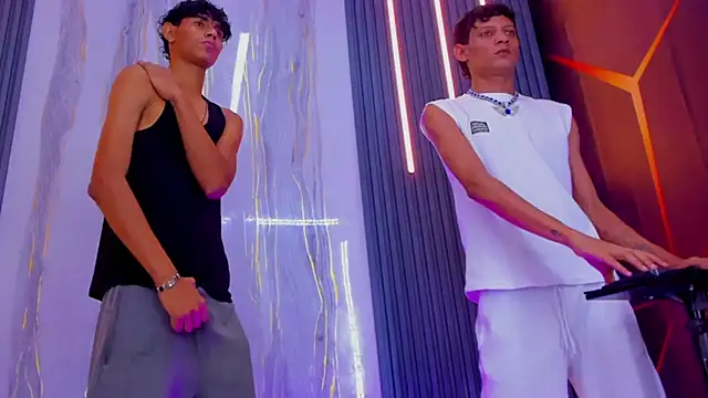 Snapshot of Play_boys_Hot2 chatting on 5, 11, 2025 Play boys Hot2 online show from 5, 11, 2025