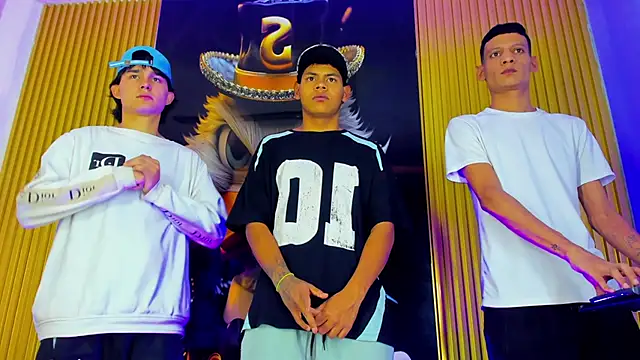 Snapshot of Play_boys_Hot2 chatting on 13, 11, 2025 Play boys Hot2 online show from 13, 11, 2025