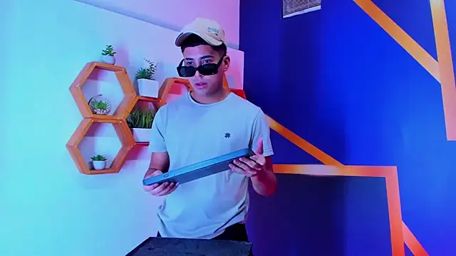 Snapshot of Play_boys_Hot2 chatting on 11, 10, 2025 Play boys Hot2 online show from 11, 10, 2025