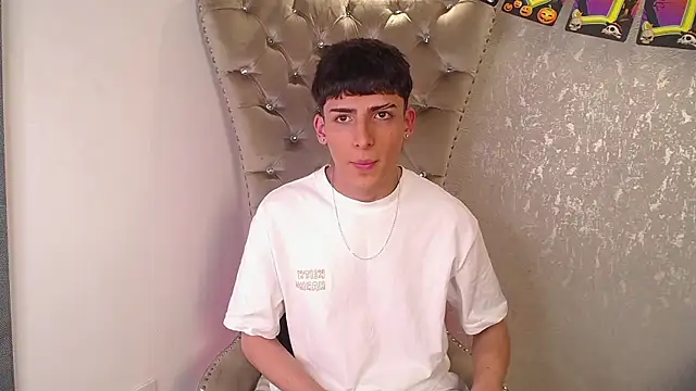 MateoMitchell online show from 17, 10, 2025