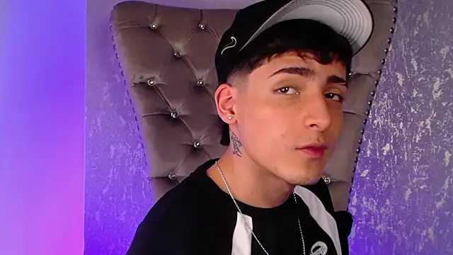 MateoMitchell online show from 4, 11, 2025