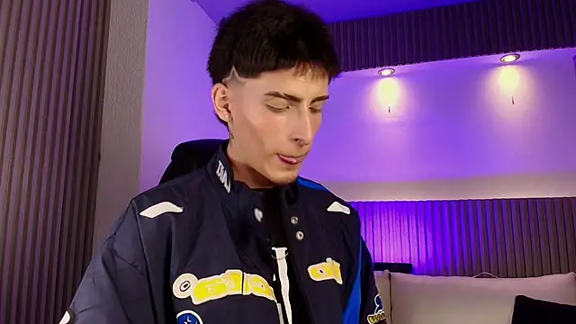 MateoMitchell online show from 18, 4, 2026