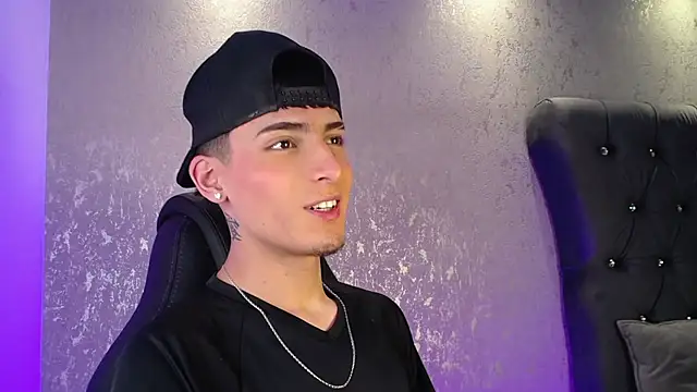 MateoMitchell online show from 26, 11, 2025