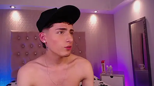 MateoMitchell online show from 11, 11, 2025