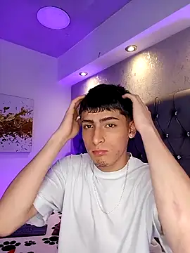 MateoMitchell online show from 14, 11, 2025