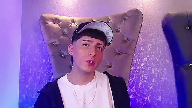 MateoMitchell online show from 22, 10, 2025