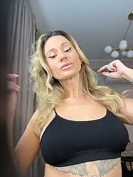 AvaMaddisson online show from 1, 11, 2025