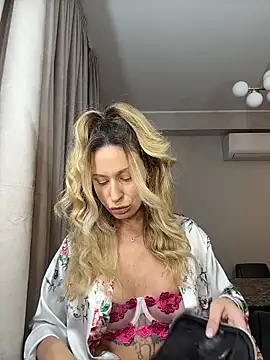 AvaMaddisson online show from 2, 11, 2025