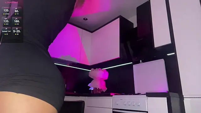 Selene Vellour online show from 25, 2, 2026