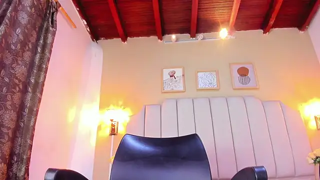 COMPTON 01 online show from 12, 11, 2025