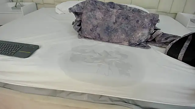 Alanha   online show from 10, 11, 2025