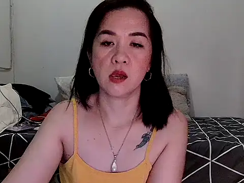 KissHott online show from 28, 4, 2026