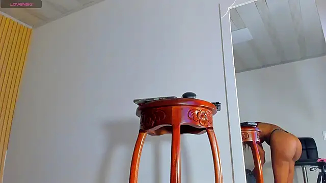 Snapshot of bella_tinkerbell_bahamas chatting on 28, 11, 2025 bella tinkerbell bahamas online show from 28, 11, 2025