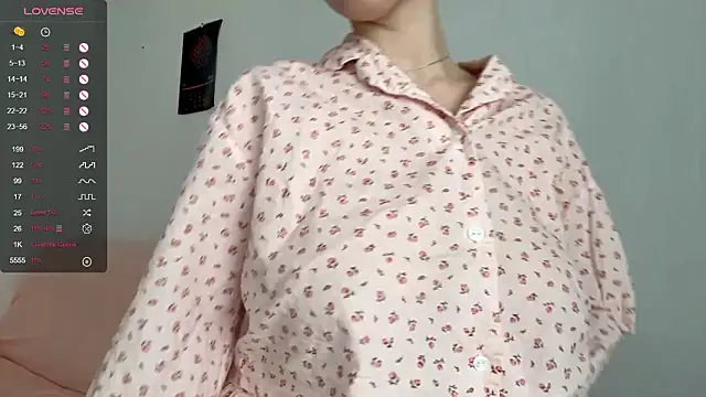 Snapshot of GilySuper chatting on 4, 3, 2026 GilySuper online show from 4, 3, 2026