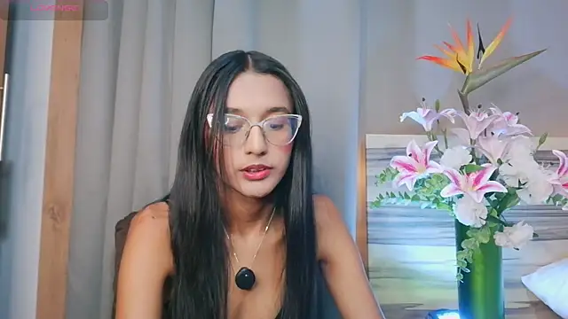 luna valen online show from 10, 5, 2026