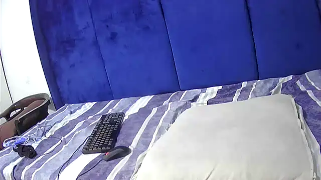 Snapshot of Pretty-C chatting on 17, 10, 2025 Pretty-C online show from 17, 10, 2025